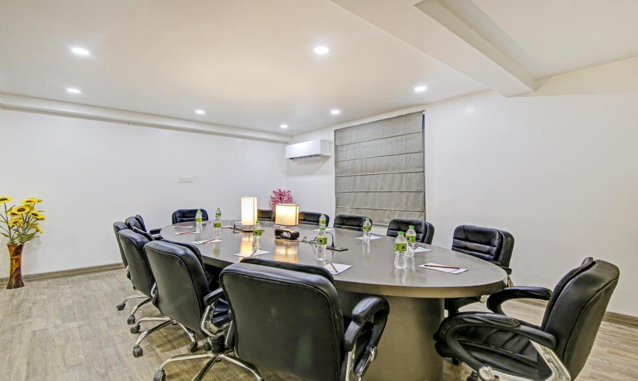 Treebo Ahinsa Residency Sohna Road Otel Gurgaon Dış mekan fotoğraf