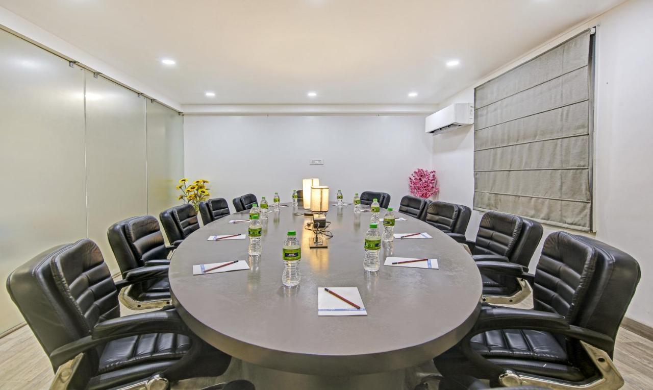 Treebo Ahinsa Residency Sohna Road Otel Gurgaon Dış mekan fotoğraf